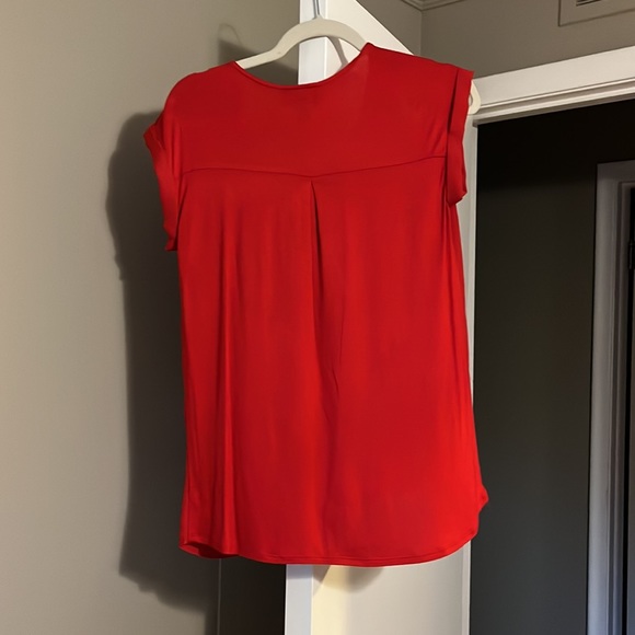 Red top - Picture 4 of 5